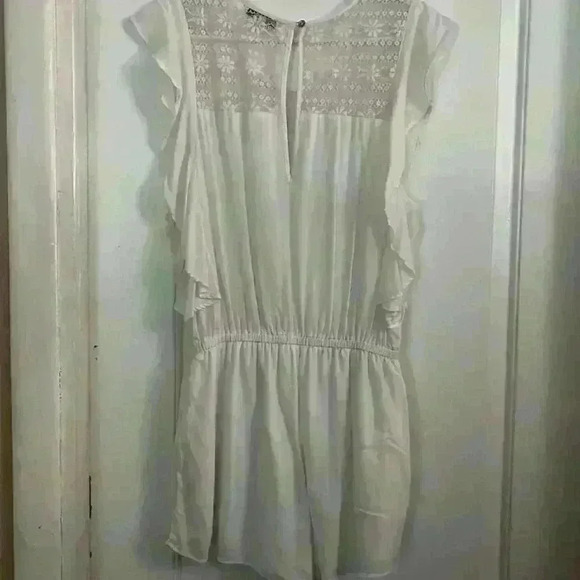 Little white jumpers - Picture 3 of 3